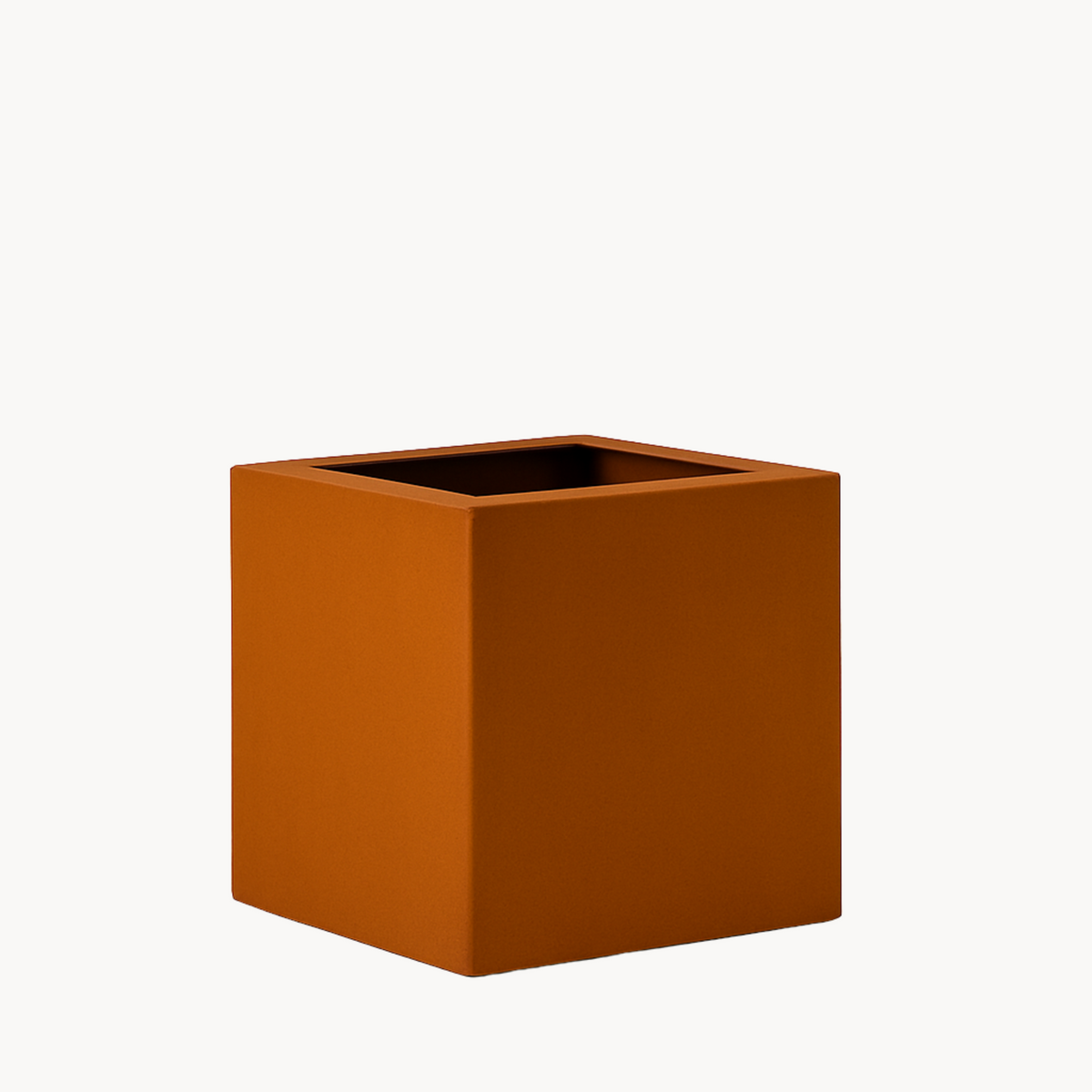 Quadratischer Pflanzkübel aus Cortenstahl im modernen Edelrost-Design – wetterfestes, langlebiges Metallgefäß für stilvolle Gartengestaltung, Terrasse und Eingangsbereich.