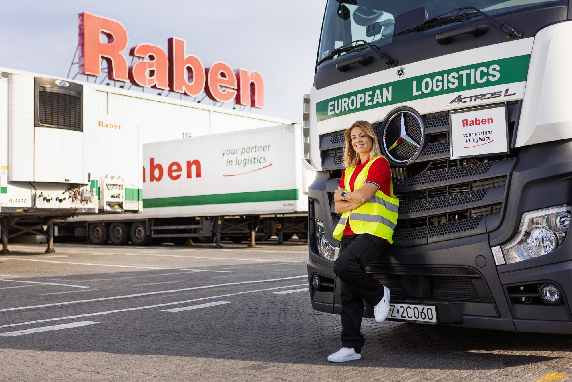 Speditionspartner Raben – moderne Logistik mit LKW-Flotte, Transportlösungen und zuverlässigem Frachtservice für ganz Europa.