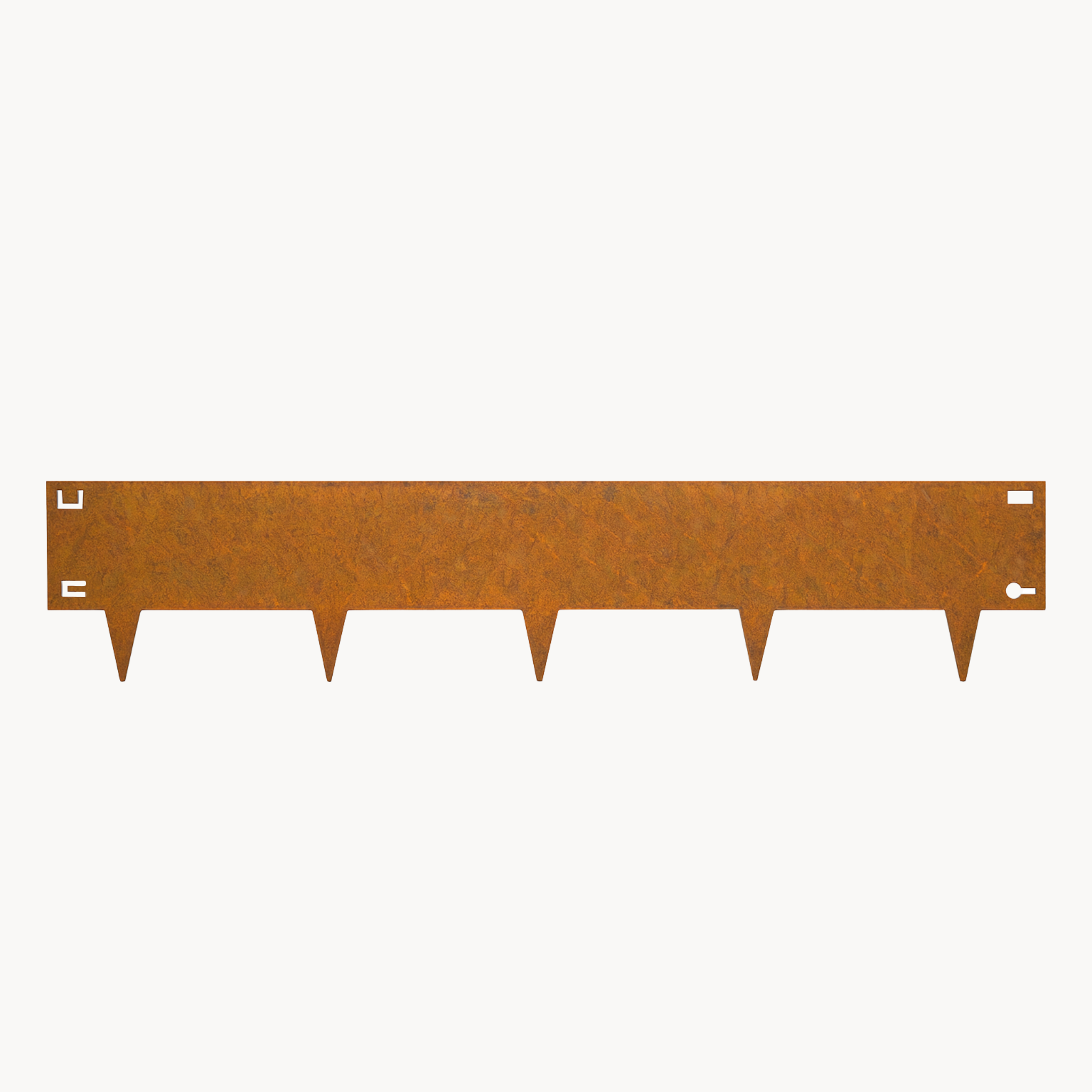 Cortenstahl Beeteinfassung mit Erdspießen – stabile und langlebige Rasenkante aus Edelrost, ideal zur klaren Abgrenzung von Beeten, Rasenflächen und Wegen im Garten.